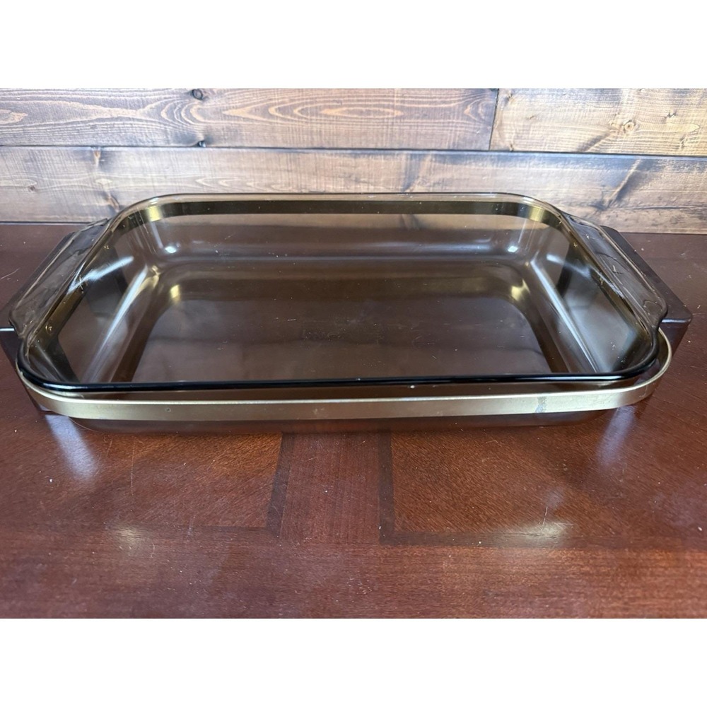 Pyrex 233R 3 Quart 13 x 9 Casserole Baking Dish Amber & Holder Vintage